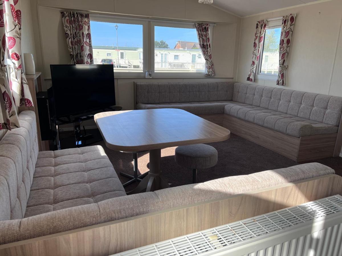 Pg173 Golden Palm Resort 6 Berth Caravan With Decking Chapel Saint Leonards Eksteriør bilde